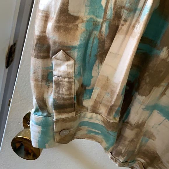 Long sleeve buttoned down shirt - Picture 2 of 3